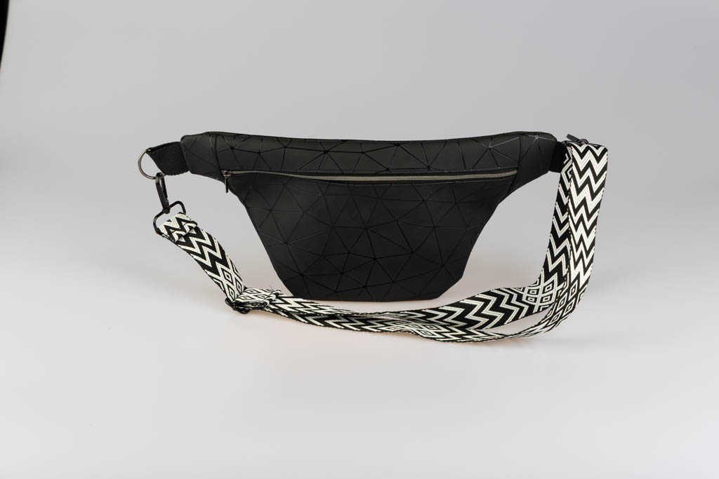 Sac Banane Urbain – Simili Cuir Géométrique Noir & Sangle Ethnique Noir et Blanc – Image 6